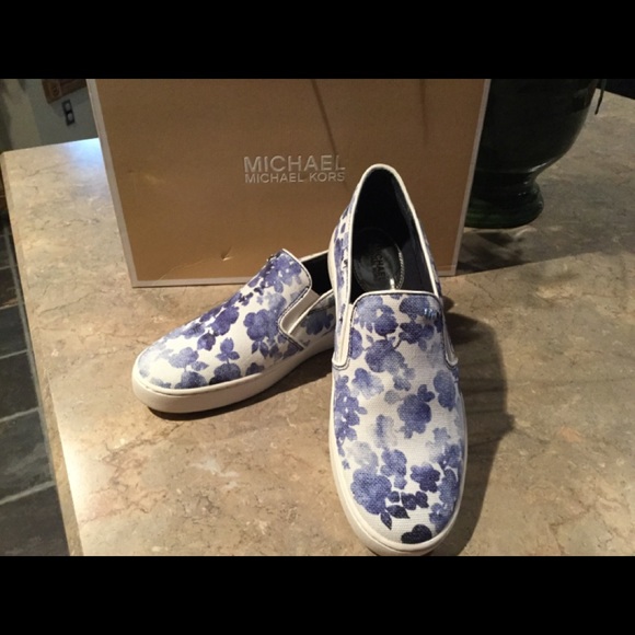 MICHAEL Michael Kors Shoes - Michael Kors Keaton Slip On. Size 6.5